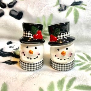 Winter Snowmen Salt and Pepper Shakers